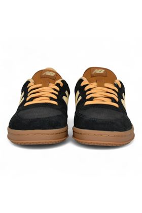 Sneaker uomo in camoscio colore nero. NEW BALANCE | CT500-SKA